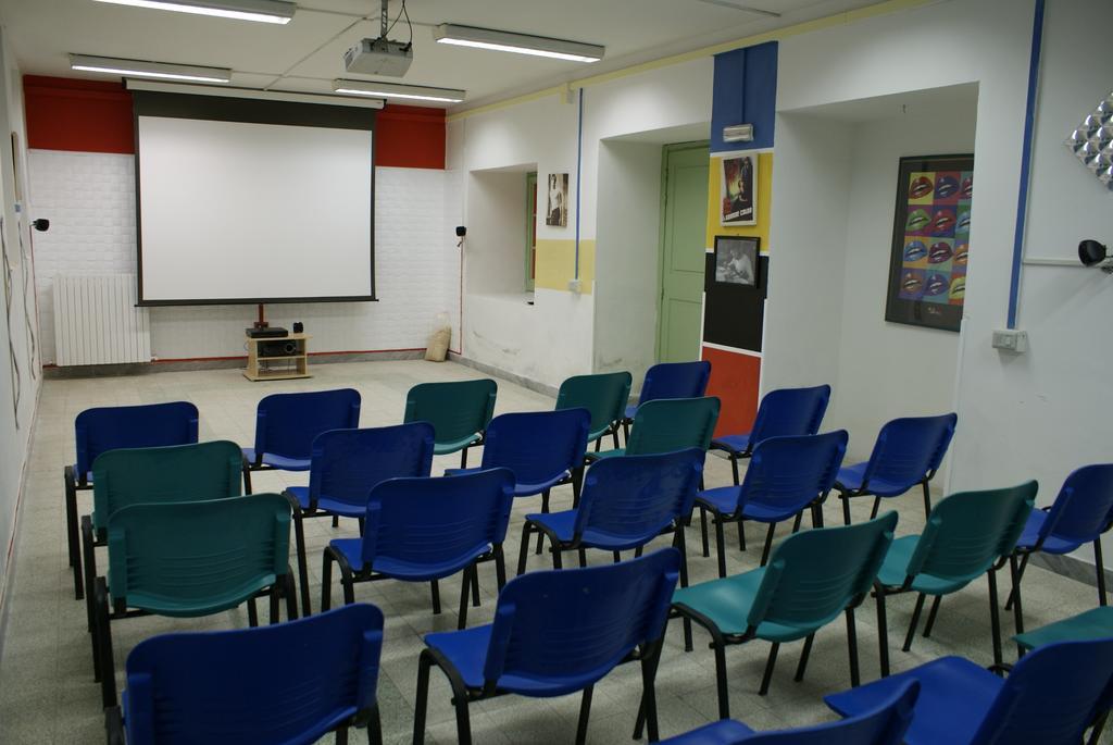 Litus Roma Hostel Lido di Ostia Eksteriør bilde The lecture room