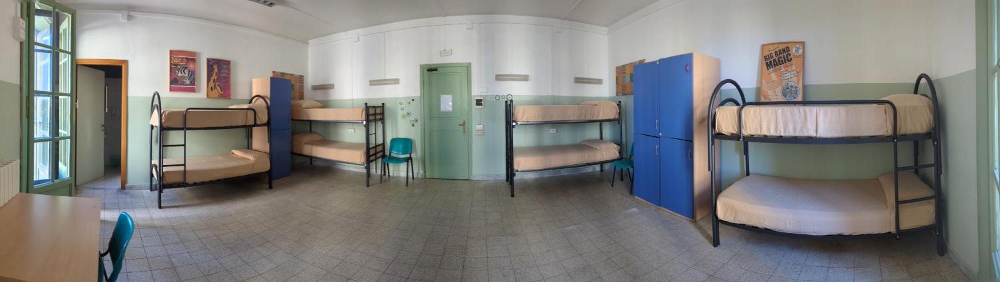 Litus Roma Hostel Lido di Ostia Eksteriør bilde Dorms at the Australian Institute for Marine Science