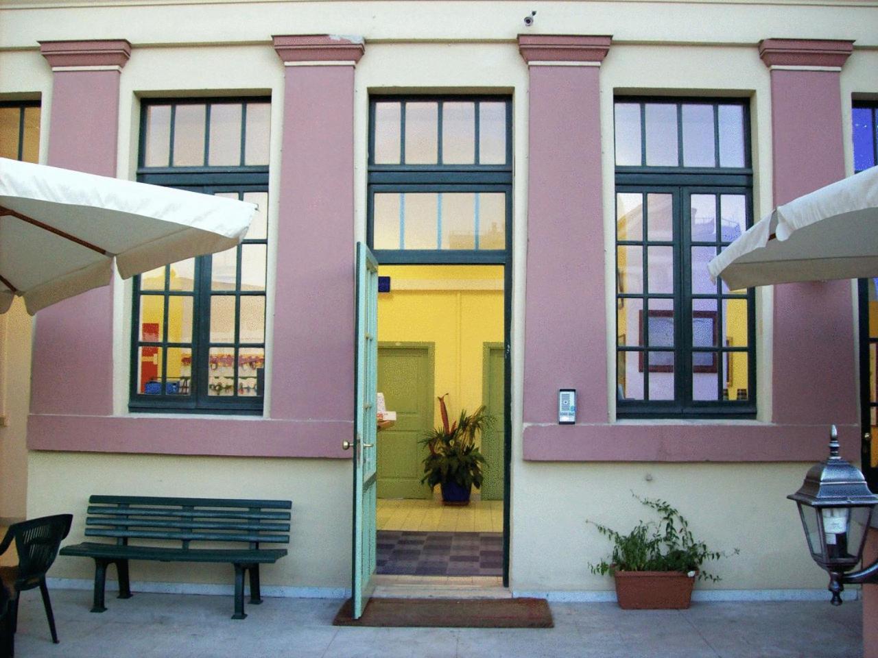 Litus Roma Hostel Lido di Ostia Eksteriør bilde Entrance to the museum