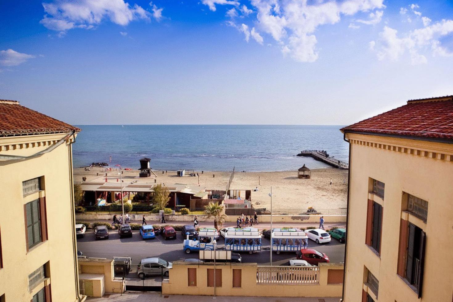 Litus Roma Hostel Lido di Ostia Eksteriør bilde The beach of Varano