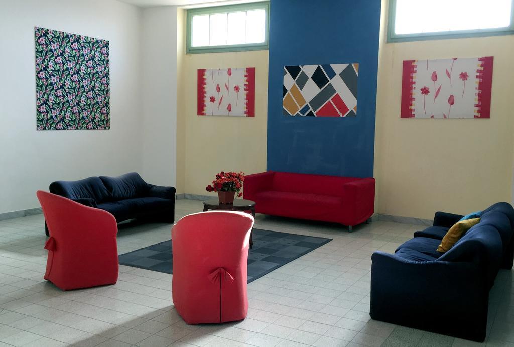 Litus Roma Hostel Lido di Ostia Eksteriør bilde The interior of the gallery
