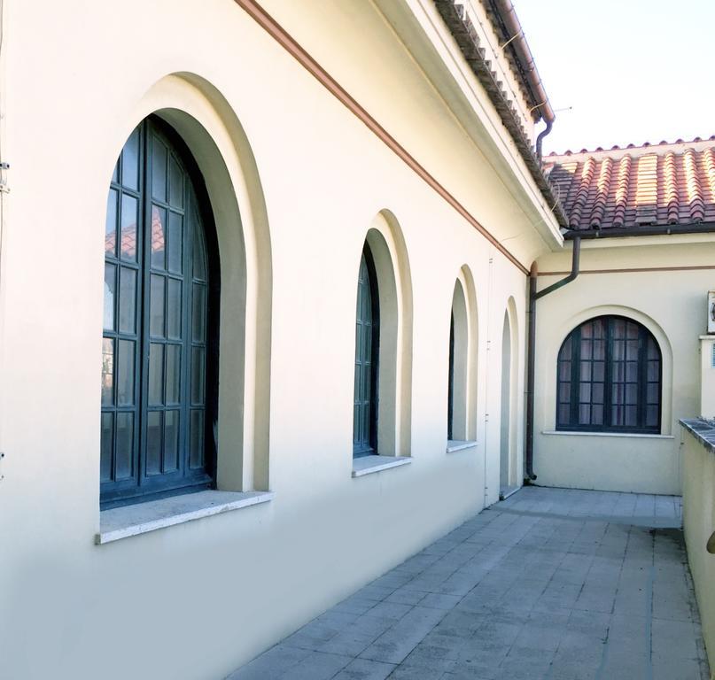 Litus Roma Hostel Lido di Ostia Eksteriør bilde The windows of the museum