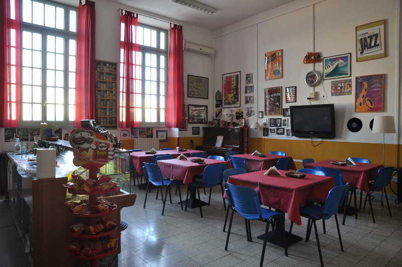 Litus Roma Hostel Lido di Ostia Eksteriør bilde The library